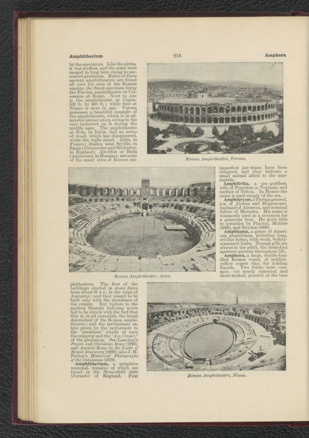 Offenes Buch mit Stadionbild und Text sowie zusätzlichen Bildern