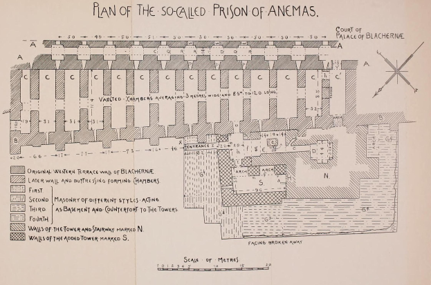 Schwarzes-weißes Architekturplan des Anemas-Gefängnisses, der mit beschrifteten Räumen, Fluren, Fenstern und Türen auf Papier zeigt.