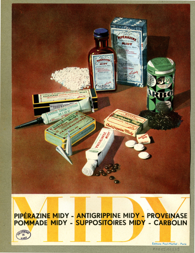 Plakat mit verschiedenen Medikamenten, darunter Flaschen und Schachteln mit Text am unteren Rand: "Piperazine Midy - Antigripine Midy Provence".