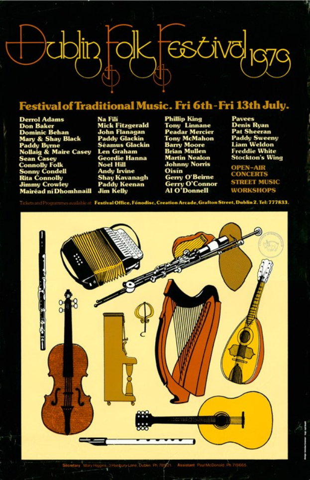 Plakat für das Dublin Folk Festival 1975 mit musikalischen Instrumenten wie Gitarre, Harfe, Flöte und Schlagzeugset sowie Textangaben zum Festival.