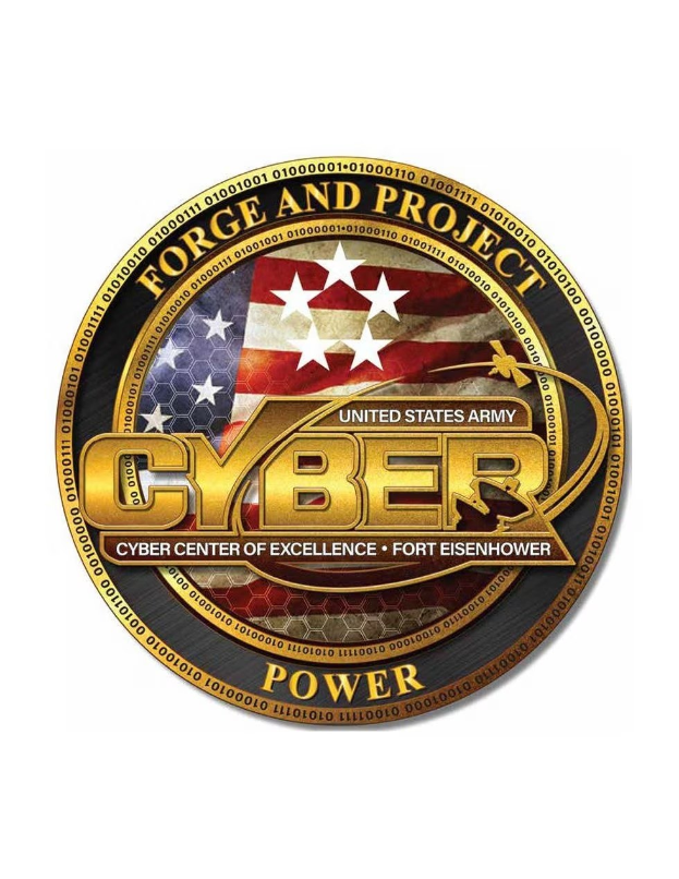 Logo der United States Army Cyber Center of Excellence, Fort Eisenhower, mit einem blauen Kreis mit einem wei├čen Stern, einem wei├čen Rand und der Beschriftung "Forge and Project Cyber Power" darunter in fetter schwarzer Schrift.