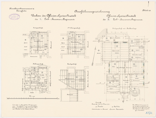 Schwarz-weißer architektonischer Grundriss des ehemaligen Kanzleramts der Bundesrepublik Deutschland, der detaillierte Layout mit beschrifteten Räumen und strukturellen Elementen zeigt.